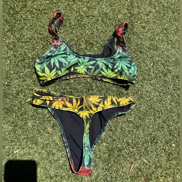 Rasta Colored Bikini Set - Picture 2 of 5